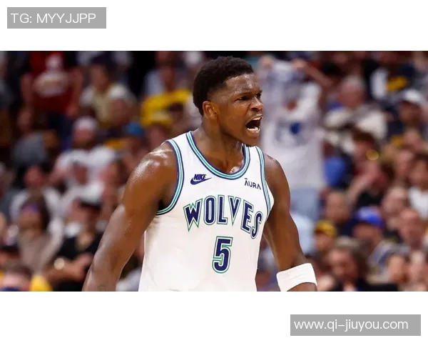 爱德华兹半场表现分析:11投4中收获10分6篮板2助攻并有3次失误 爱德华兹半场表现分析:11投4中收获10分6篮板2助攻并有3次失误